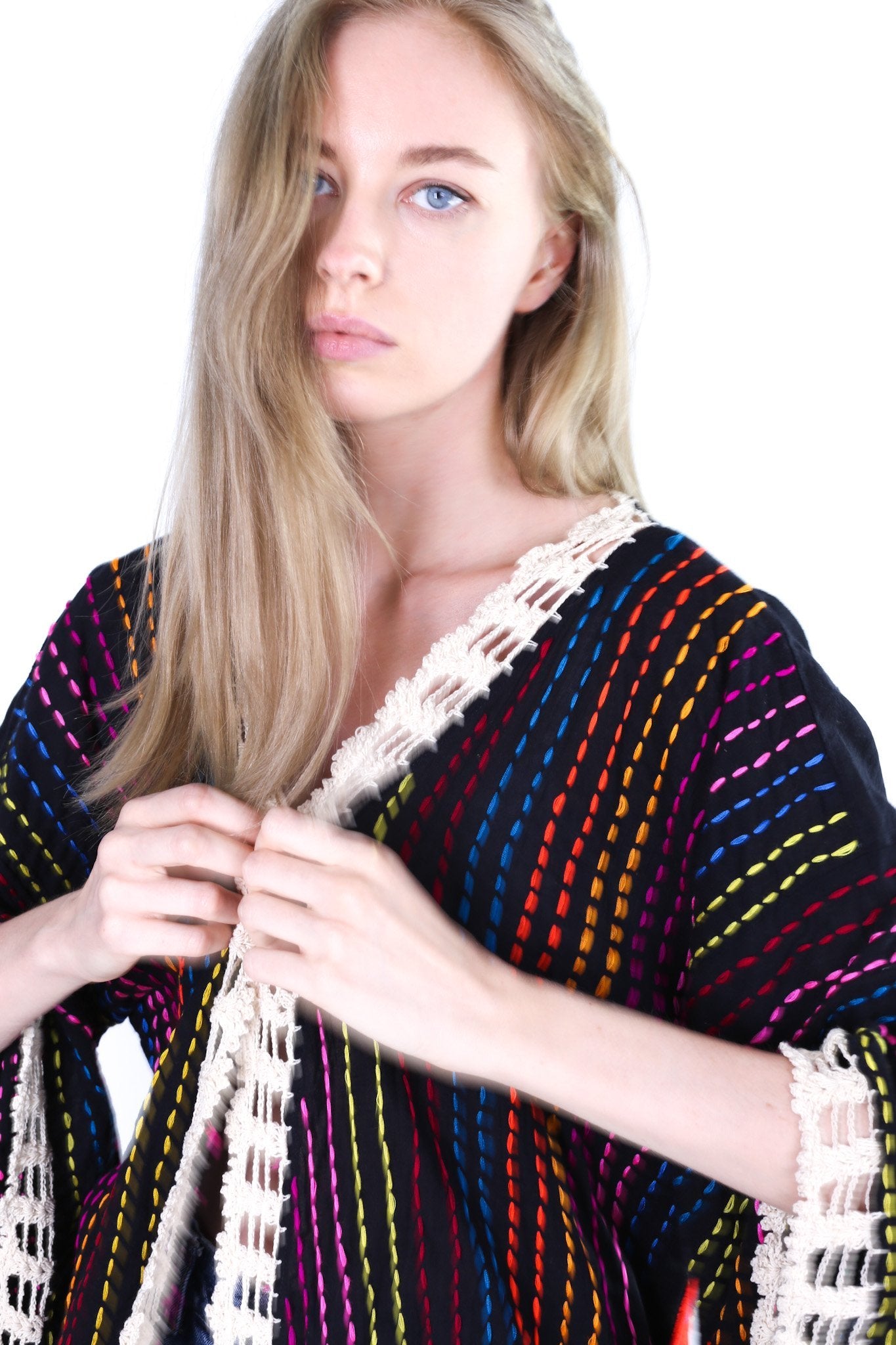 ANGEL WINGS EMBROIDERED CROCHET KIMONO BILA - MOMO NEW YORK