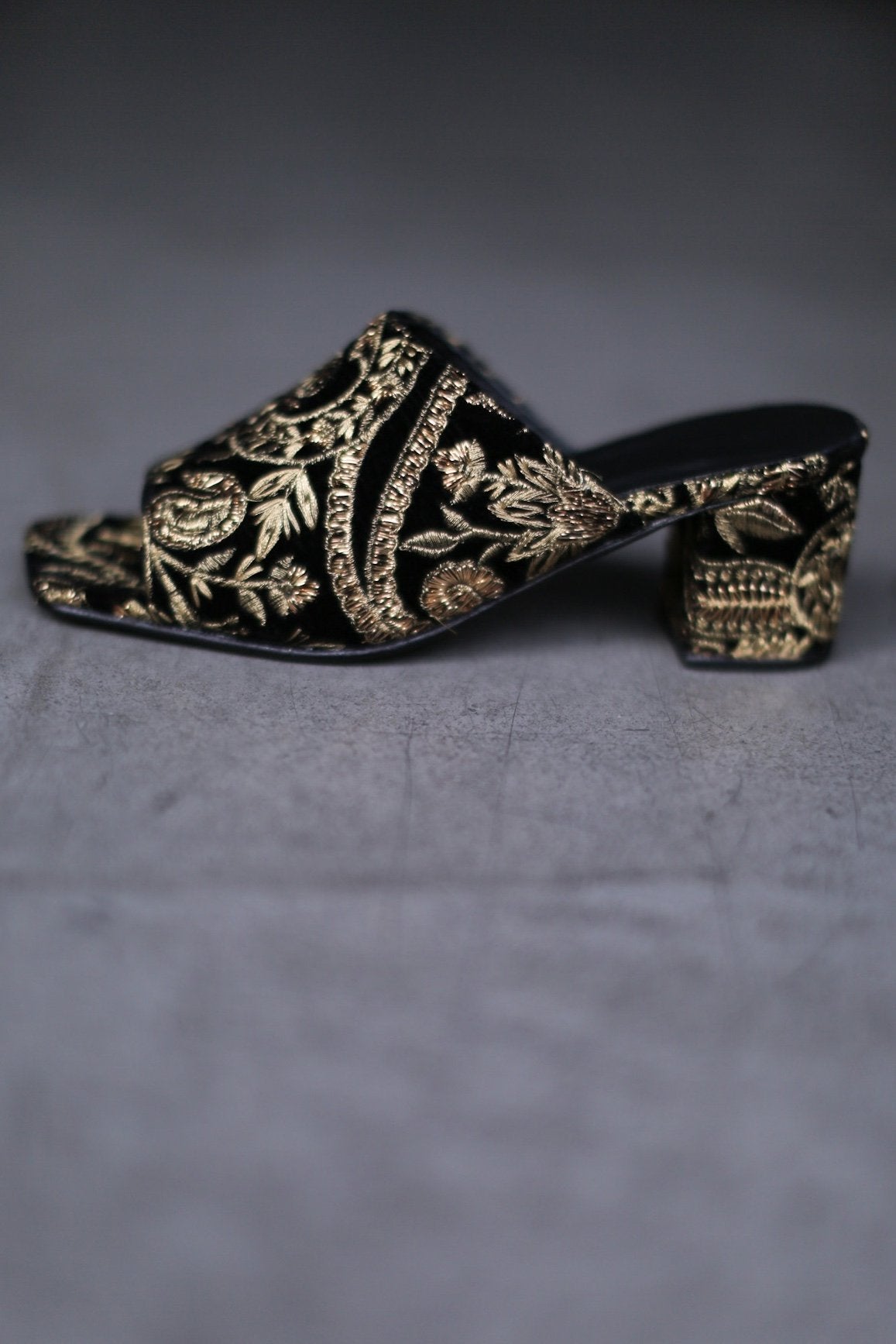 BLACK GOLD VELVET EMBROIDERED MULES LULU MOMO NEW YORK