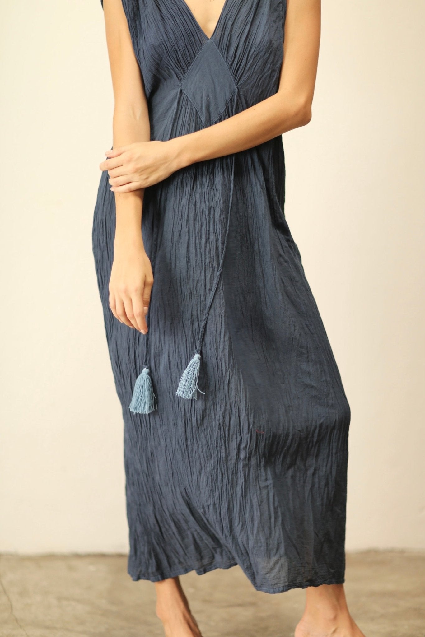 CLIO V SHOULDER DRESS - BANGKOK TAILOR CLOTHING STORE - HANDMADE CLOTHING