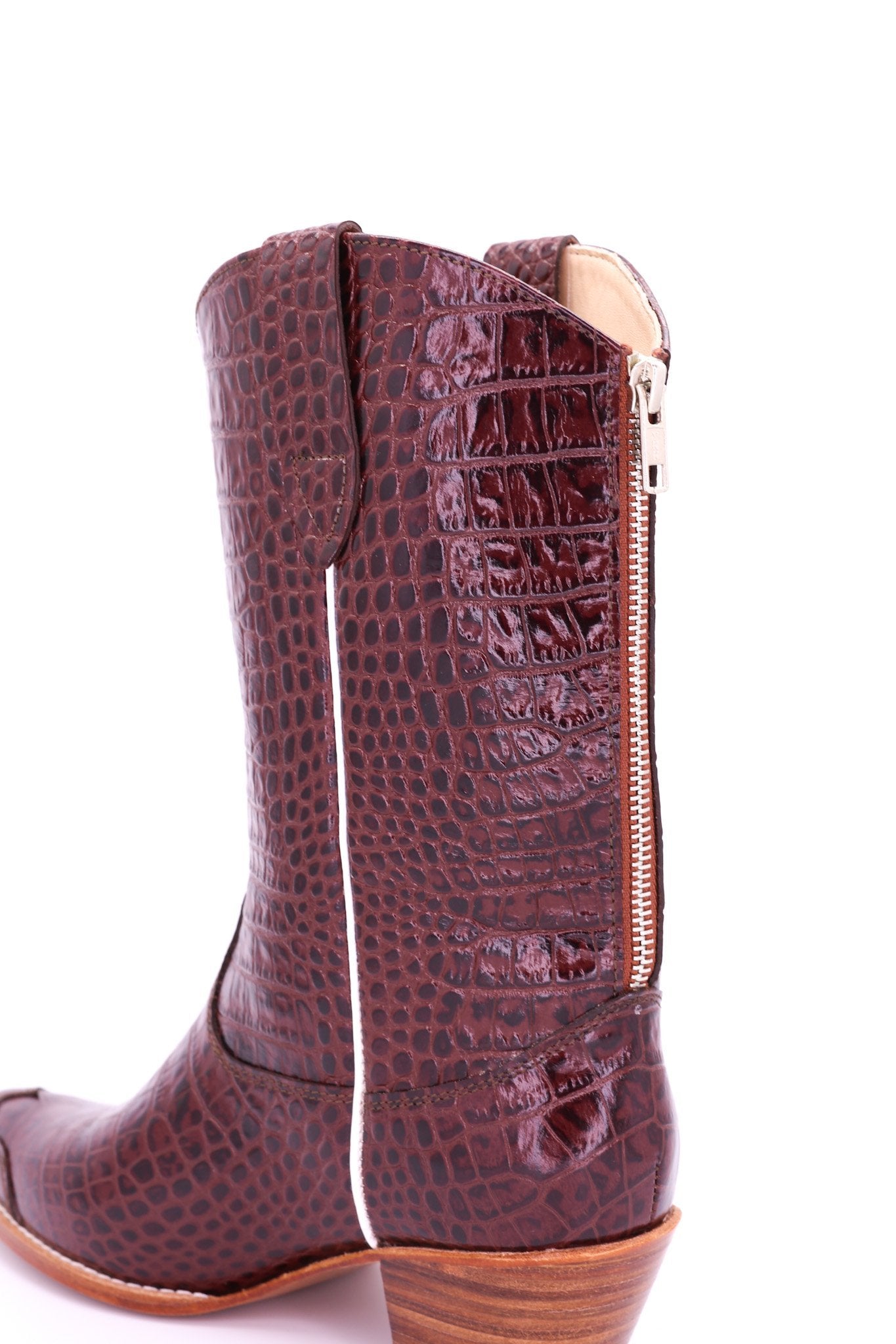 CROCODILE EMBOSSED CLEAN COWBOY BOOTS MICHELLE MOMO NEW YORK