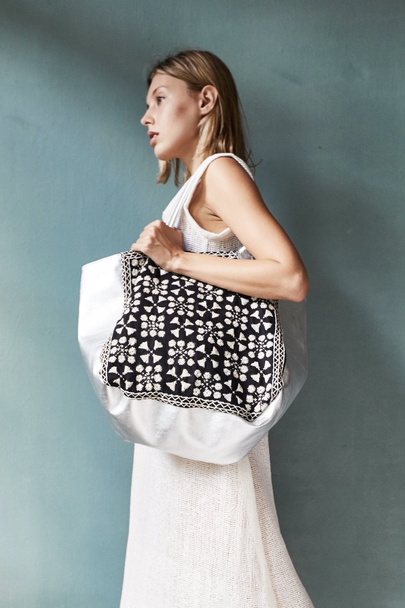 EMBROIDERED BAG Linda MOMO NEW YORK