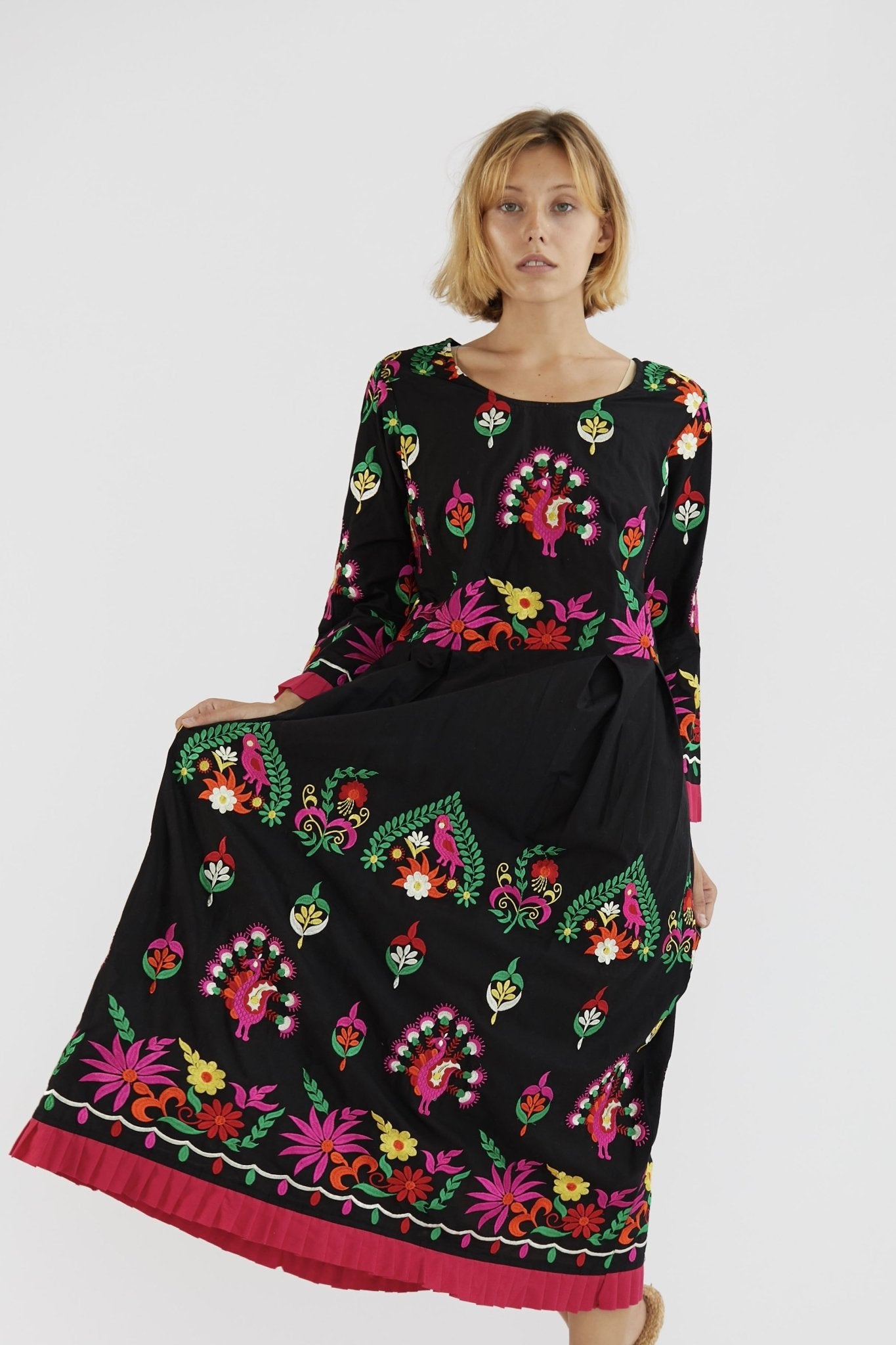 EMBROIDERED DRESS NELI BLACK MOMO NEW YORK