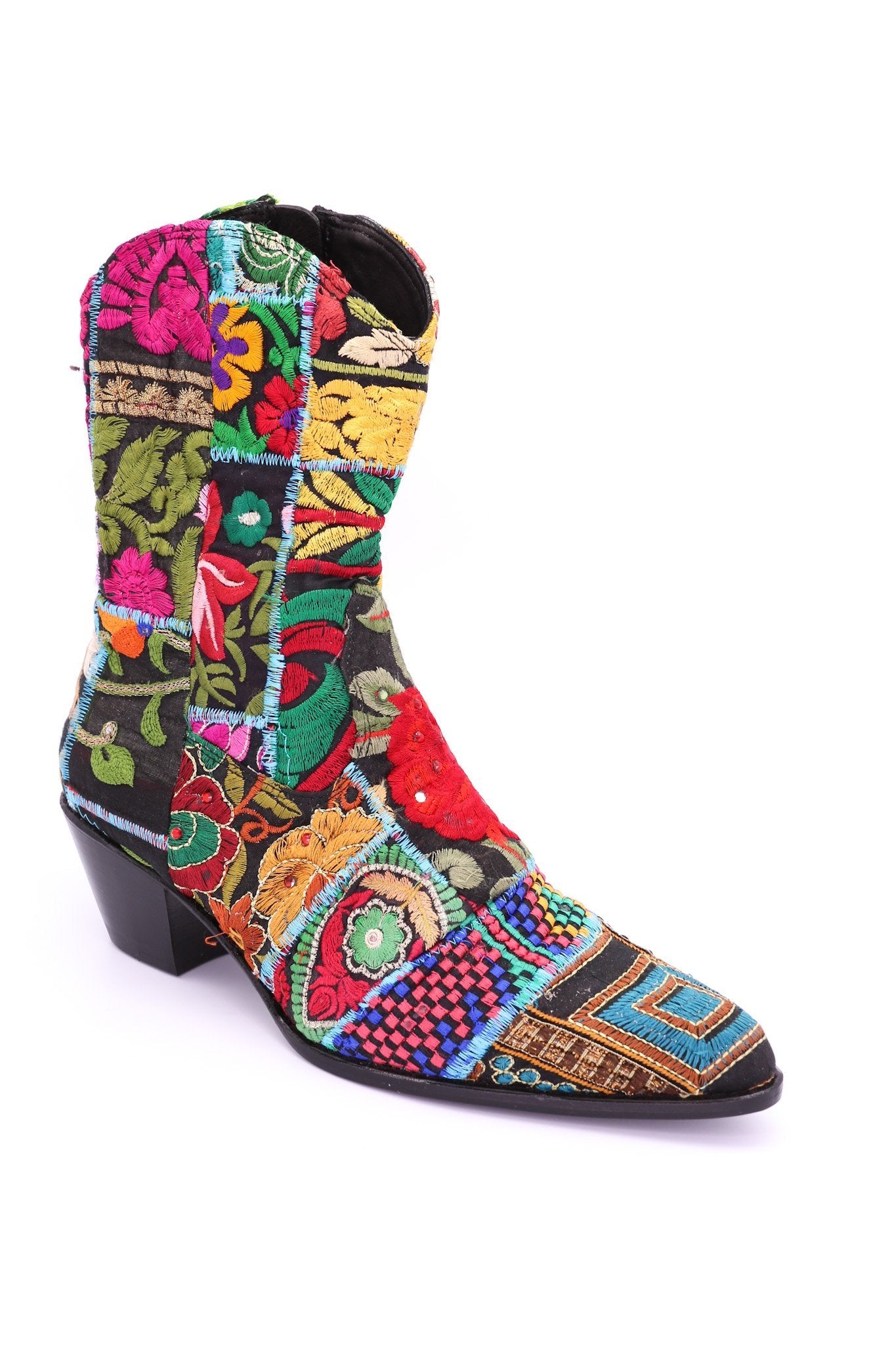 EMBROIDERED PATCHWORK BOOTS GINALYN (BLACK) - MOMO NEW YORK