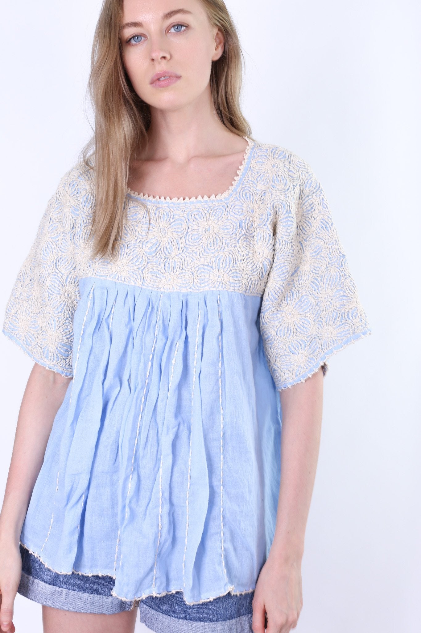 HAND EMBROIDERED TOP DEBORAH MOMO NEW YORK