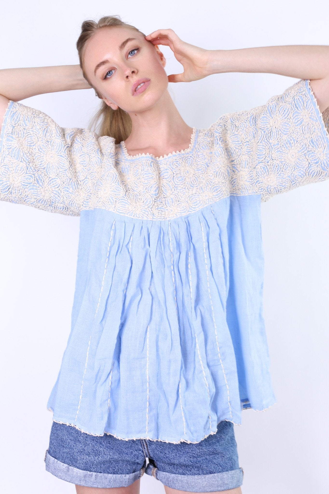 HAND EMBROIDERED TOP DEBORAH MOMO NEW YORK