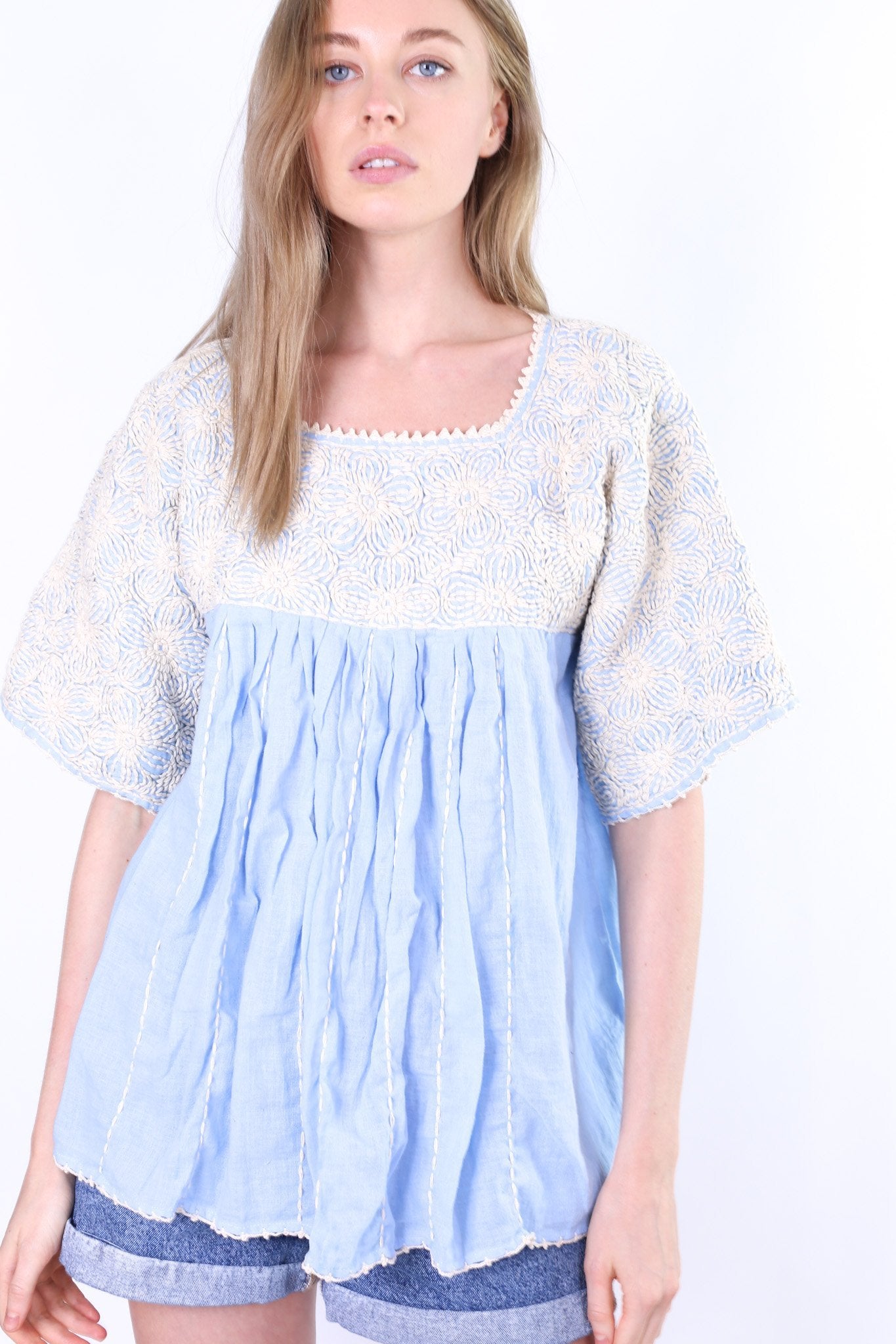 HAND EMBROIDERED TOP DEBORAH MOMO NEW YORK