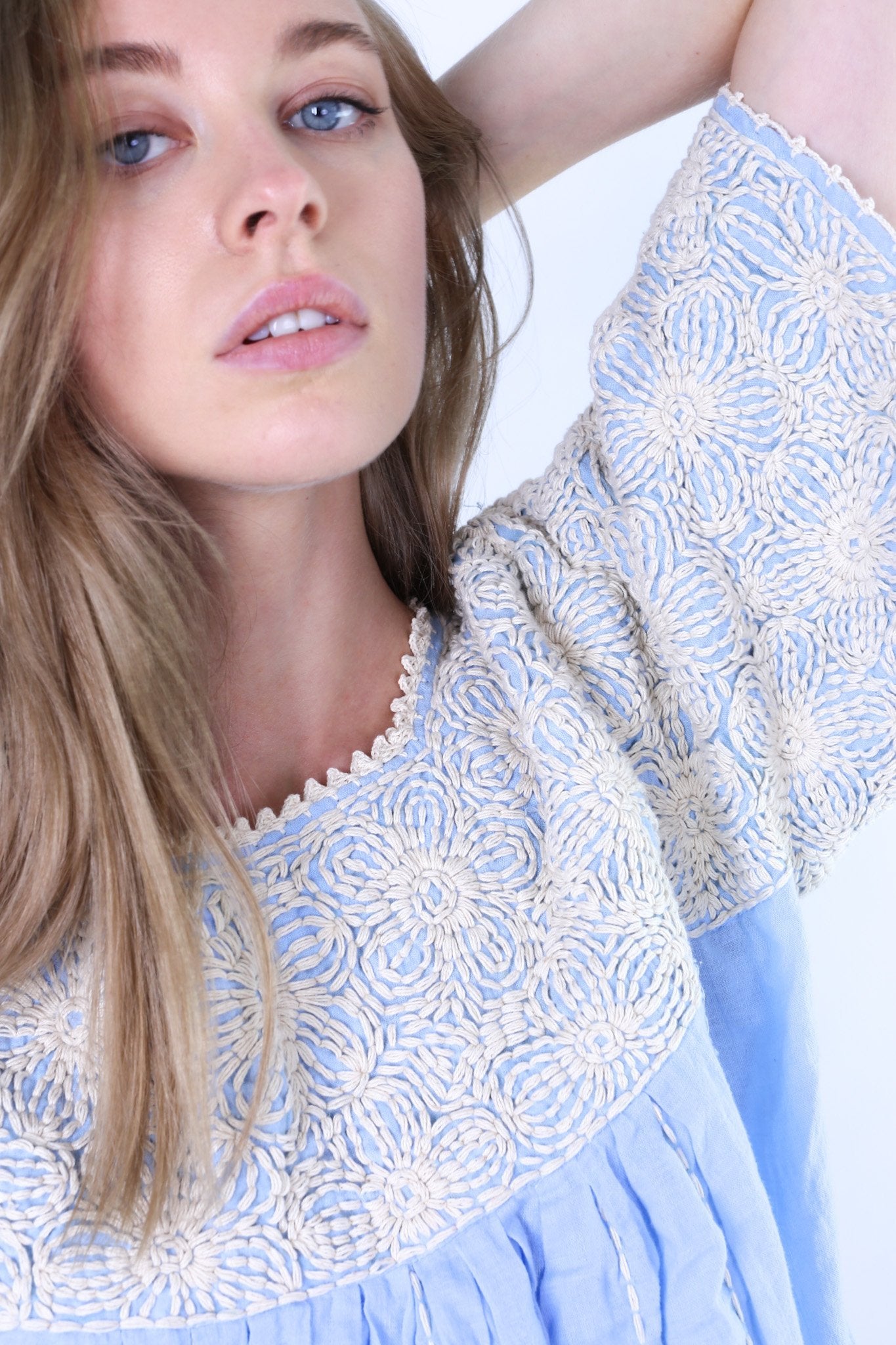 HAND EMBROIDERED TOP DEBORAH MOMO NEW YORK