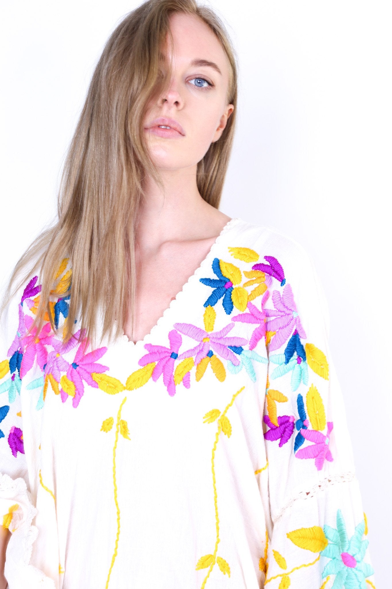 DON’T WANT SUMMER TO END EMBROIDERED KAFTAN KYRA MOMO NEW YORK