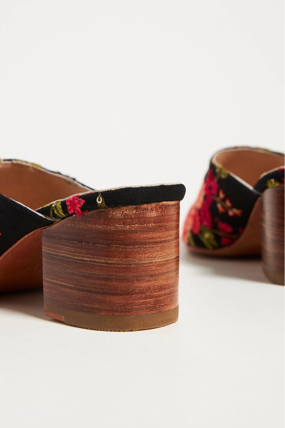 TAPESTRY EMBROIDERED HEELED MULES