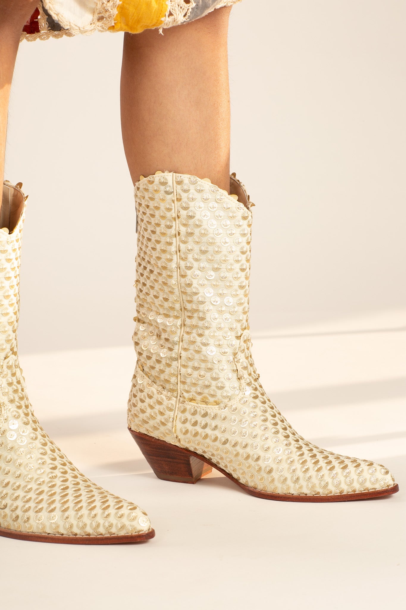SEQUIN EMBROIDERED BOOTS PATCHOULI