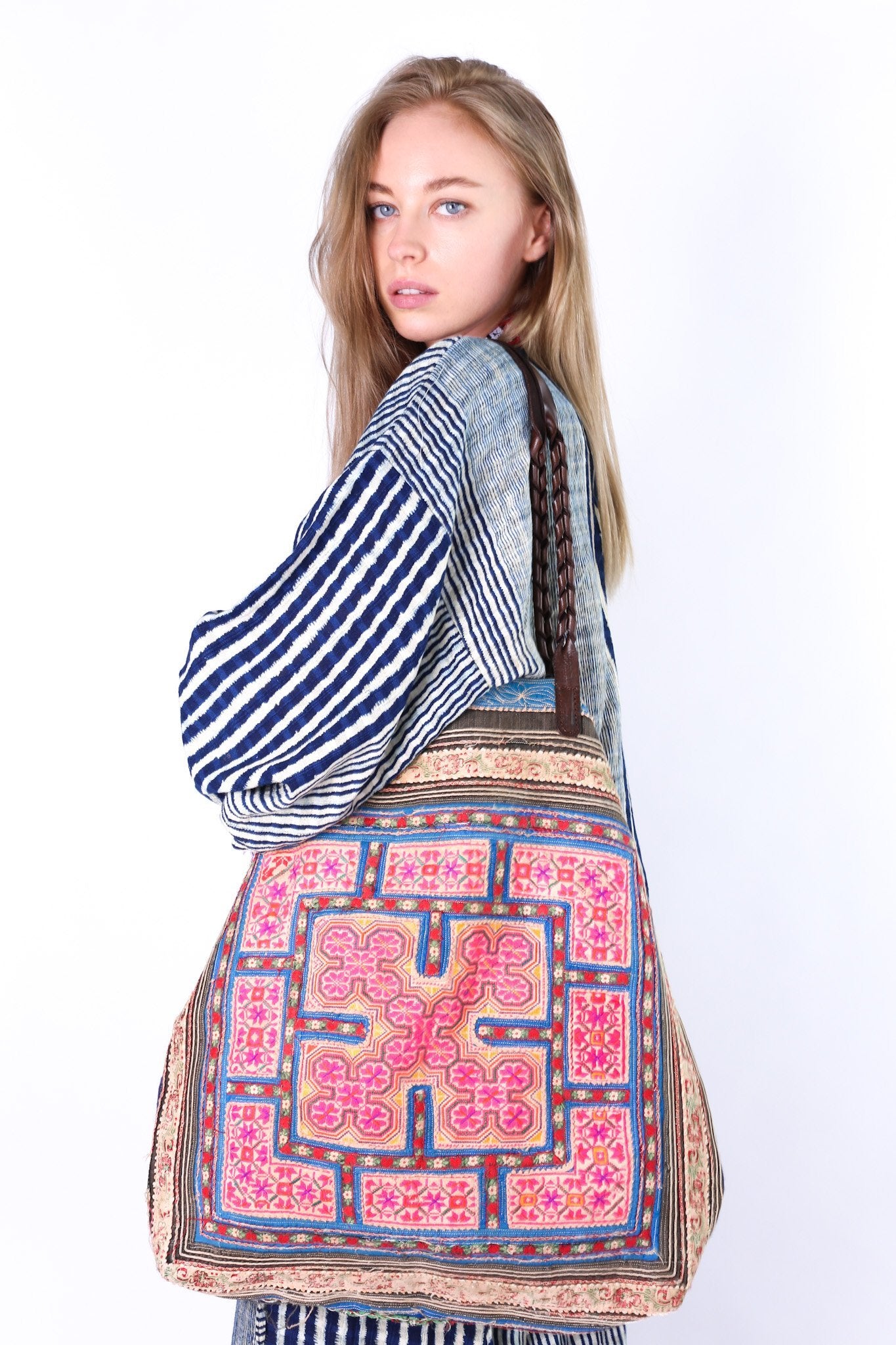 TRIBAL TOTE SHOPPER BILLIE JEAN MOMO NEW YORK