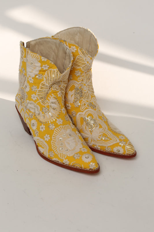 BANANA EMBROIDERED COWBOY BOOTS - MOMO STUDIO BERLIN - Berlin Concept Store - sustainable & ethical fashion