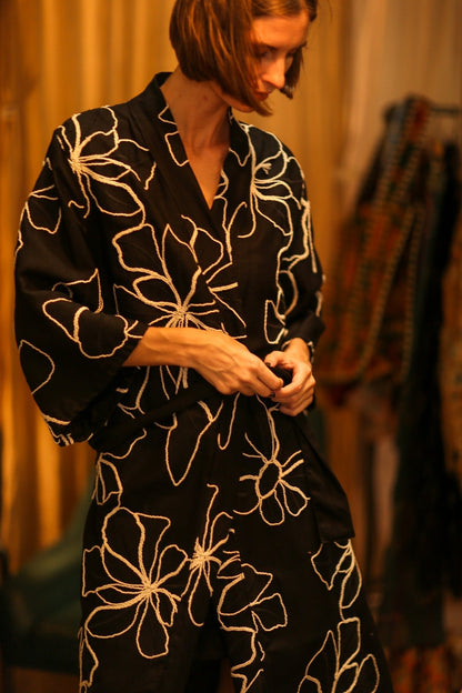 BLACK LINEN EMBROIDERED KIMONO MARIETTA - MOMO STUDIO BERLIN - Berlin Concept Store - sustainable & ethical fashion