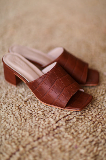 BROWN CROC EMBOSSED HEELED MULES PATTI - MOMO STUDIO BERLIN - Berlin Concept Store - sustainable & ethical fashion