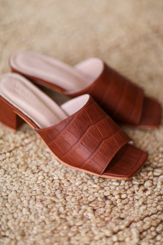 BROWN CROC EMBOSSED HEELED MULES PATTI - MOMO STUDIO BERLIN - Berlin Concept Store - sustainable & ethical fashion