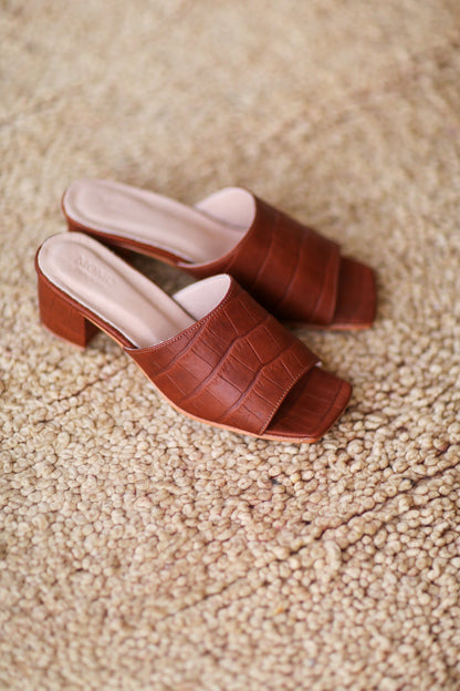 BROWN CROC EMBOSSED HEELED MULES PATTI - MOMO STUDIO BERLIN - Berlin Concept Store - sustainable & ethical fashion