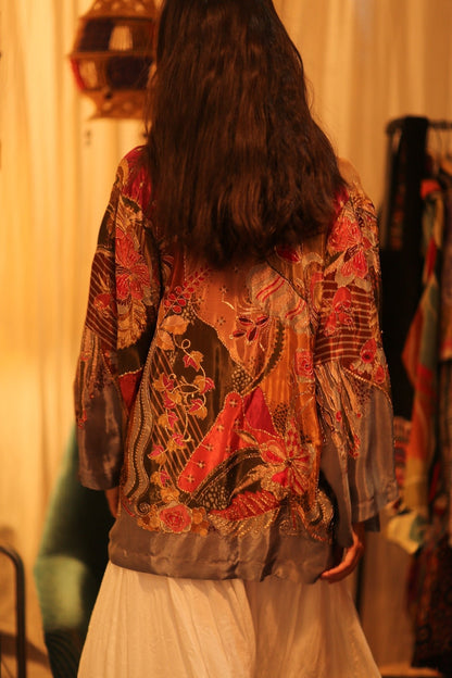 EMBROIDERED SILK SHORT KIMONO CARINE - MOMO STUDIO BERLIN - Berlin Concept Store - sustainable & ethical fashion
