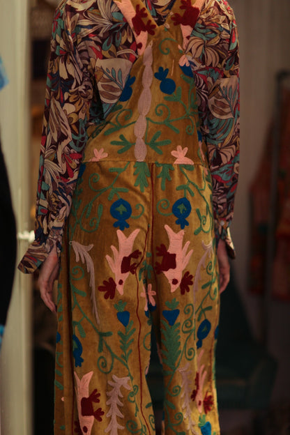 FREYA EMBROIDERED OVERALL MUSTARD - MOMO STUDIO BERLIN - Berlin Concept Store - sustainable & ethical fashion