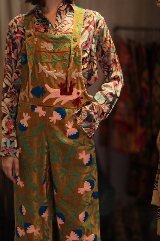 FREYA EMBROIDERED OVERALL MUSTARD - MOMO STUDIO BERLIN - Berlin Concept Store - sustainable & ethical fashion