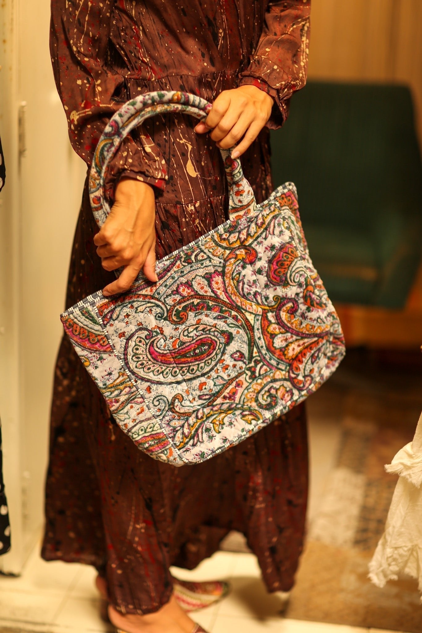 KALI VELVET BAG ICE PAISLEY M - MOMO STUDIO BERLIN - Berlin Concept Store - sustainable & ethical fashion
