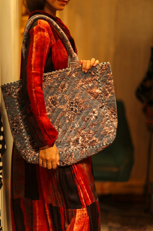 KALI VELVET BAG ROMANTIC GREY L - MOMO STUDIO BERLIN - Berlin Concept Store - sustainable & ethical fashion
