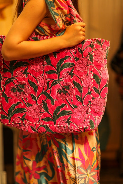 KALI VELVET BAG STRAWBERRY FLORAL L - MOMO STUDIO BERLIN - Berlin Concept Store - sustainable & ethical fashion