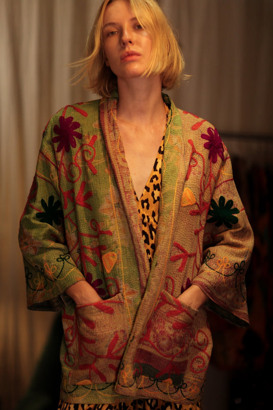 KANTHA EMBROIDERED SHORT MONTY KIMONO GRASS - MOMO STUDIO BERLIN - Berlin Concept Store - sustainable & ethical fashion
