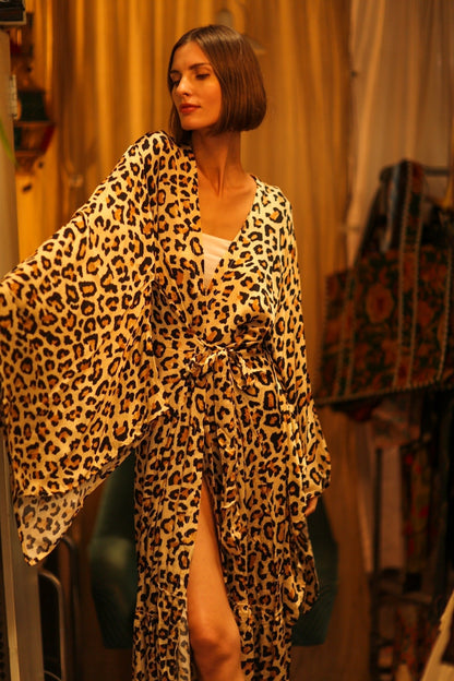LEO PRINT XXL SILK KIMONO PINA - MOMO STUDIO BERLIN - Berlin Concept Store - sustainable & ethical fashion