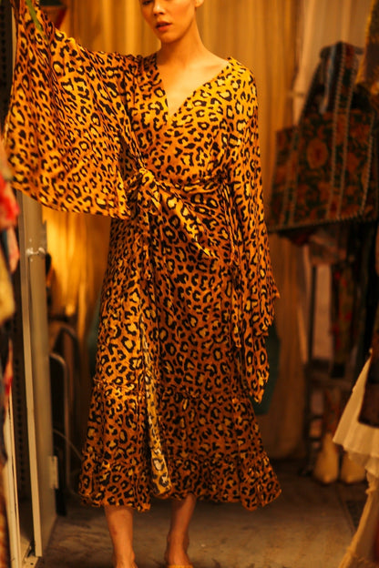 LEO PRINT XXL WING KIMONO HILA - MOMO STUDIO BERLIN - Berlin Concept Store - sustainable & ethical fashion