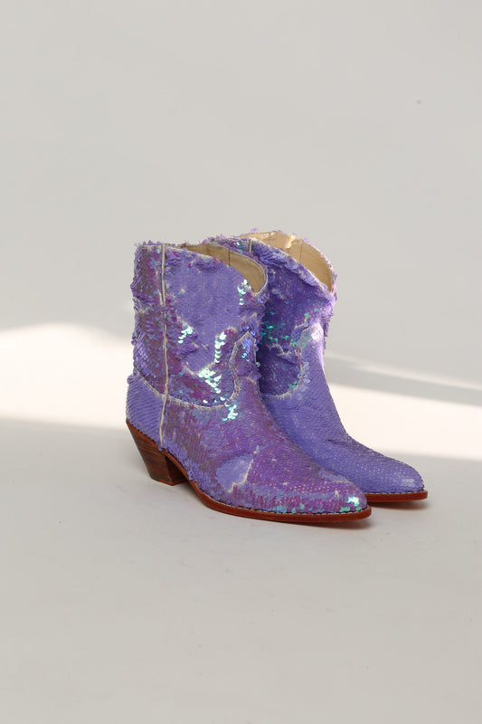 LILAC SEQUINS EMBROIDERED COWBOY ANKLE BOOTS - MOMO STUDIO BERLIN - Berlin Concept Store - sustainable & ethical fashion
