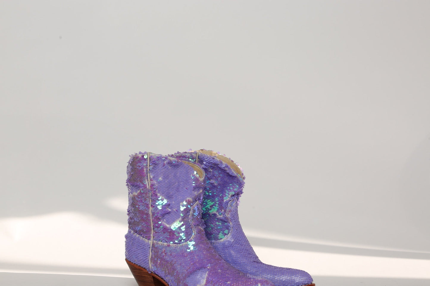 LILAC SEQUINS EMBROIDERED COWBOY ANKLE BOOTS - MOMO STUDIO BERLIN - Berlin Concept Store - sustainable & ethical fashion