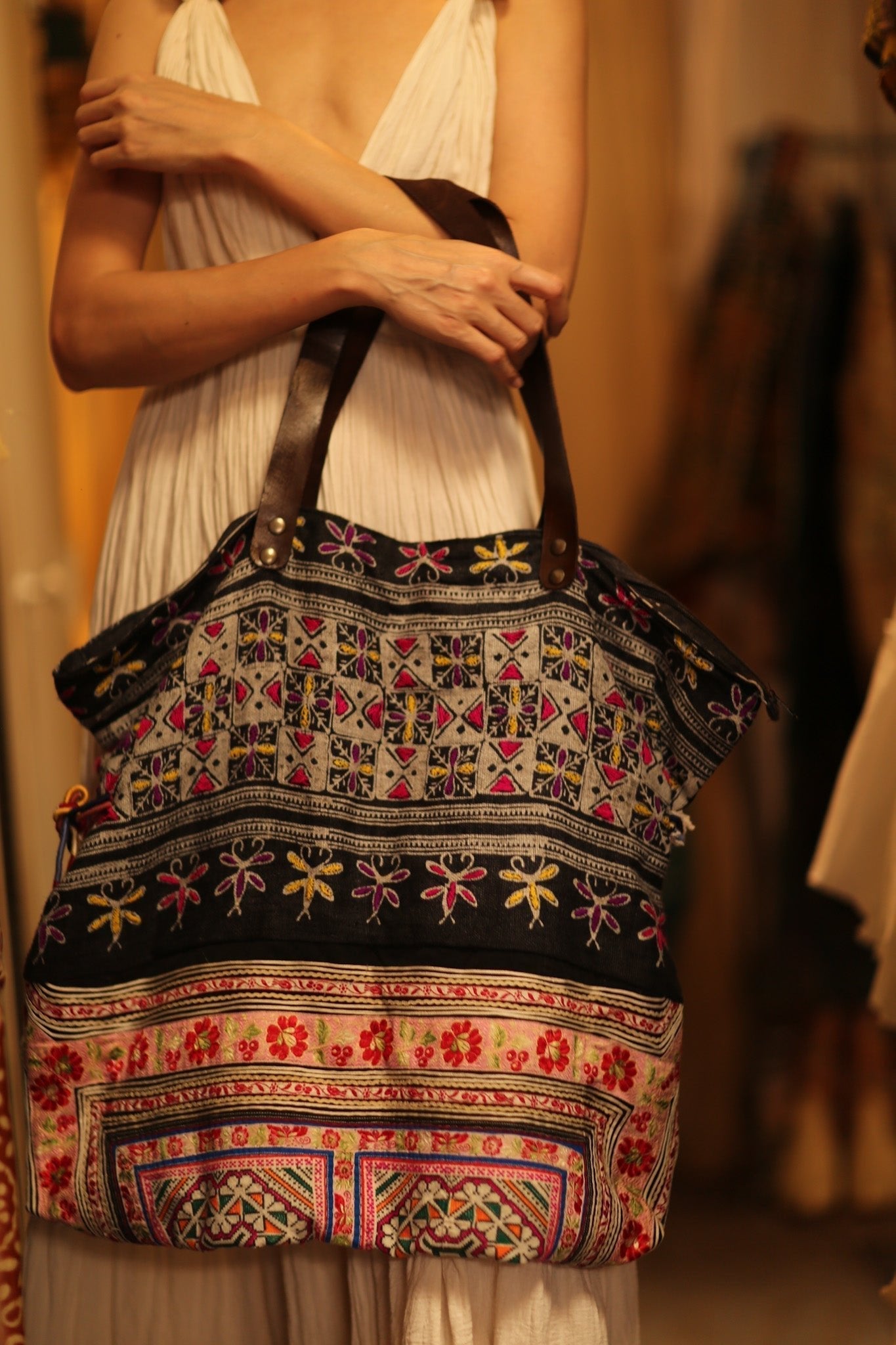 MALIK EMBROIDERED PATCHWORK BAG - MOMO STUDIO BERLIN - Berlin Concept Store - sustainable & ethical fashion