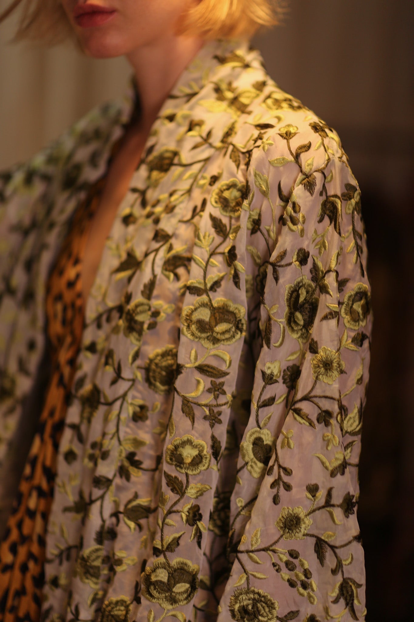 MINTY EMBROIDERED SHORT KIMONO GREEN BOUQUET - MOMO STUDIO BERLIN - Berlin Concept Store - sustainable & ethical fashion