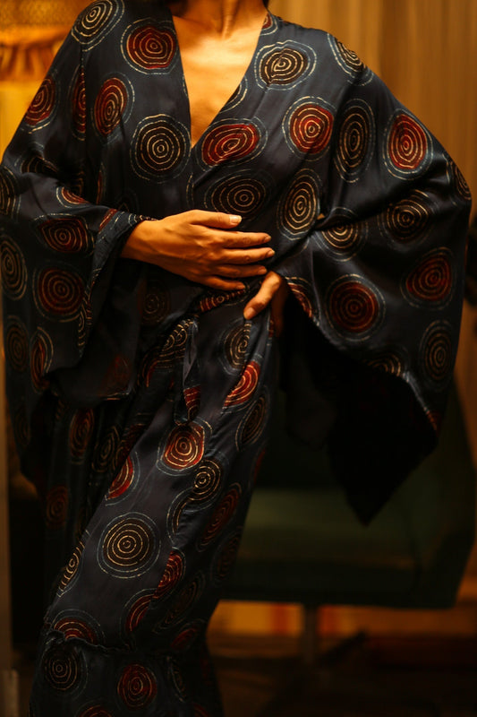 PINA SILK KIMONO BLUE CIRLE - MOMO STUDIO BERLIN - Berlin Concept Store - sustainable & ethical fashion
