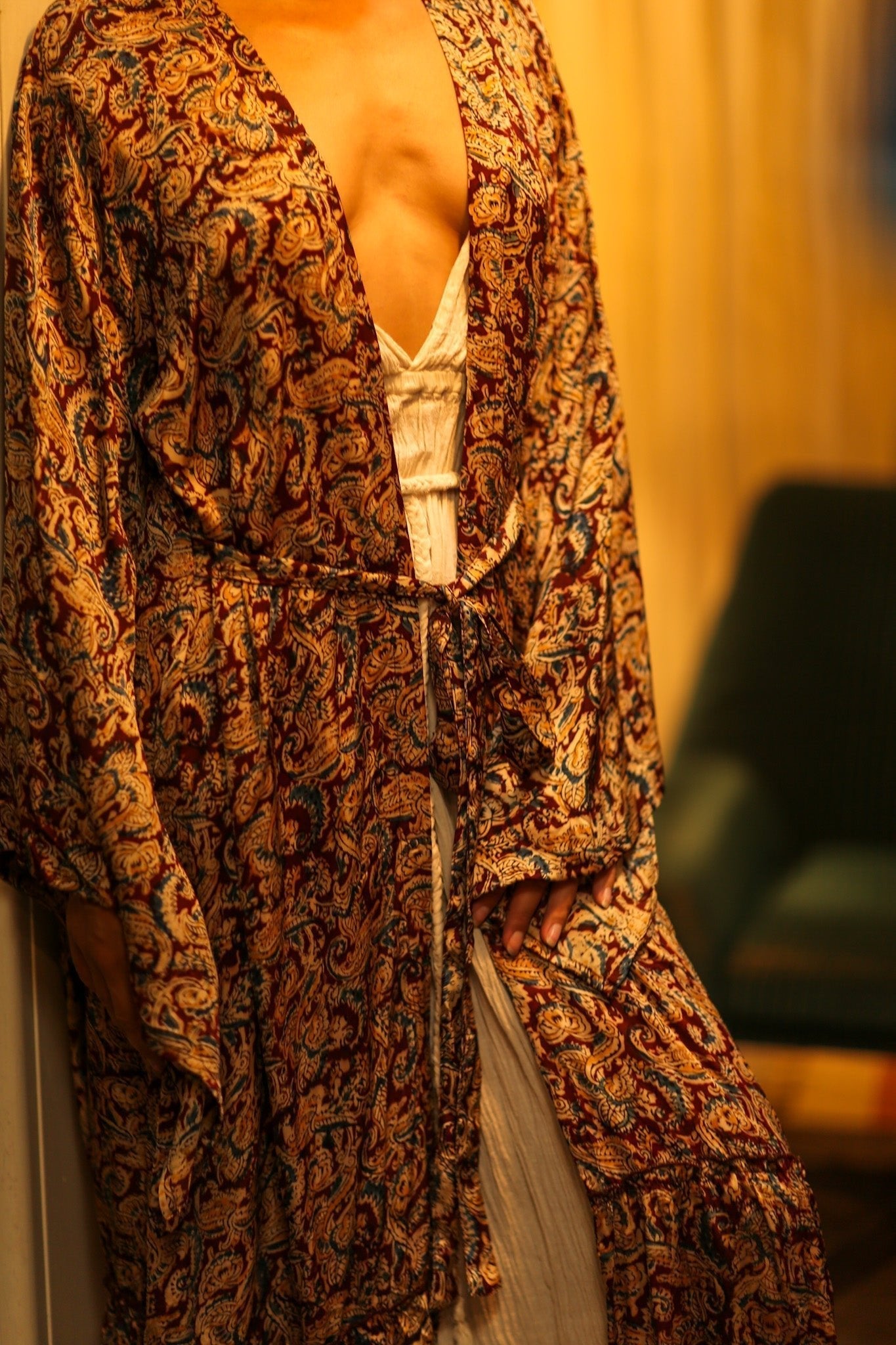 PINA SILK KIMONO CARNIVORE BURGUNDY - MOMO STUDIO BERLIN - Berlin Concept Store - sustainable & ethical fashion