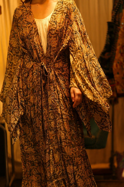 PINA SILK KIMONO CARNIVORE GREEN - MOMO STUDIO BERLIN - Berlin Concept Store - sustainable & ethical fashion