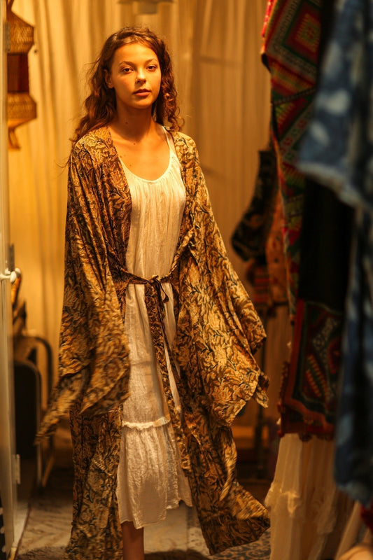 PINA SILK KIMONO CARNIVORE GREEN - MOMO STUDIO BERLIN - Berlin Concept Store - sustainable & ethical fashion
