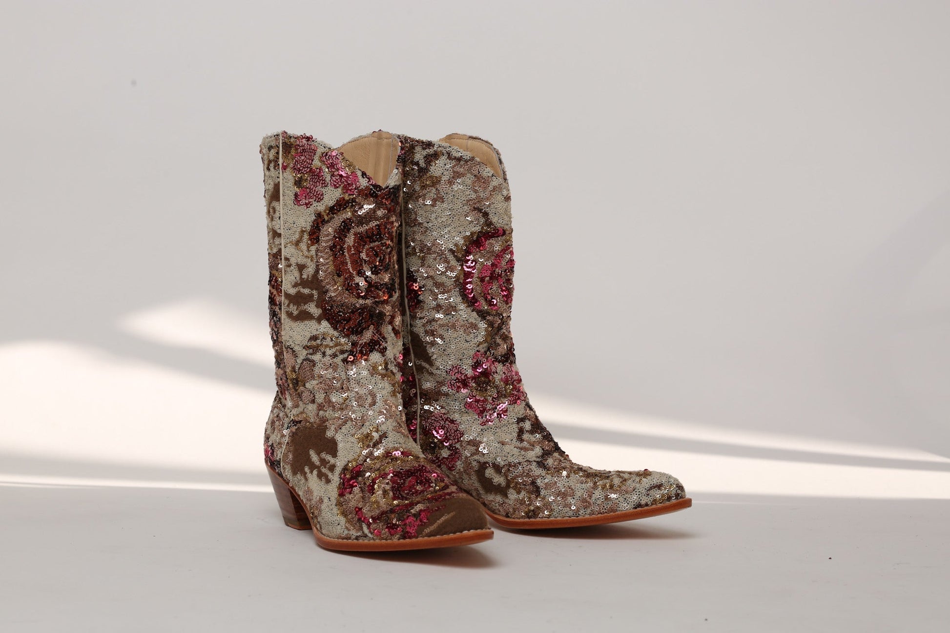 ROSIE SEQUINS EMBROIDERED COWBOY BOOTS - MOMO STUDIO BERLIN - Berlin Concept Store - sustainable & ethical fashion