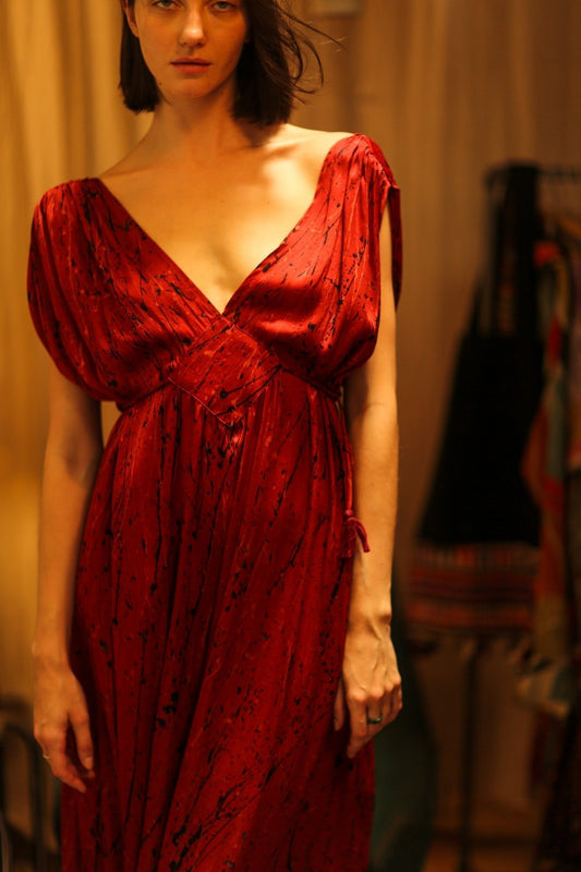SILK DRESS VICTORIA RED PAINTER - MOMO STUDIO BERLIN - Berlin Concept Store - sustainable & ethical fashion