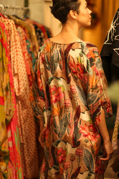 SILK KAFTAN NAMUD - MOMO STUDIO BERLIN - Berlin Concept Store - sustainable & ethical fashion