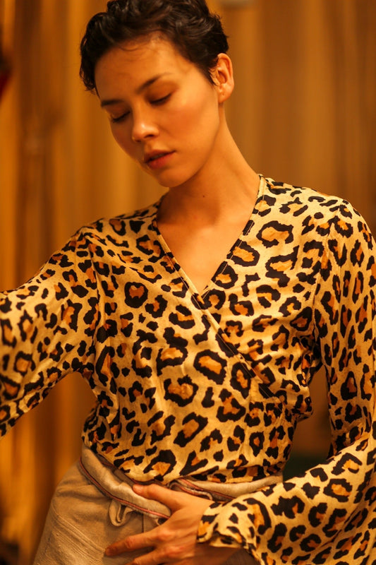 SILK WRAP TOP AURELIA LIGHT LEOPARD - MOMO STUDIO BERLIN - Berlin Concept Store - sustainable & ethical fashion