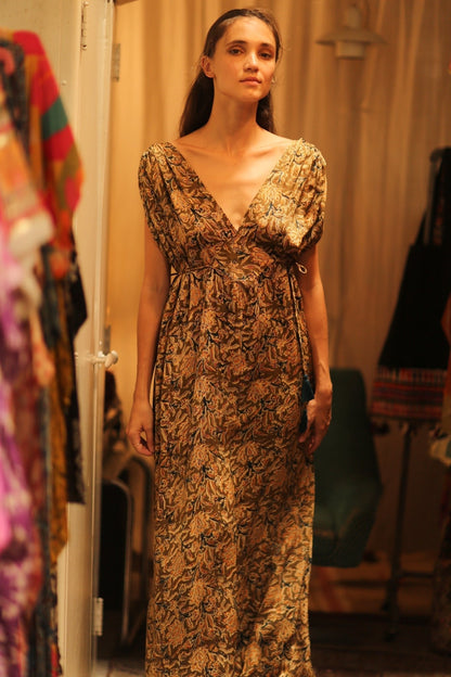 VICTORIA SILK DRESS CARNIVORE COFFEE - MOMO STUDIO BERLIN - Berlin Concept Store - sustainable & ethical fashion