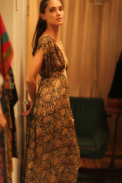 VICTORIA SILK DRESS CARNIVORE COFFEE - MOMO STUDIO BERLIN - Berlin Concept Store - sustainable & ethical fashion