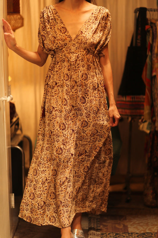 VICTORIA SILK DRESS CIRCUS BEIGE - MOMO STUDIO BERLIN - Berlin Concept Store - sustainable & ethical fashion