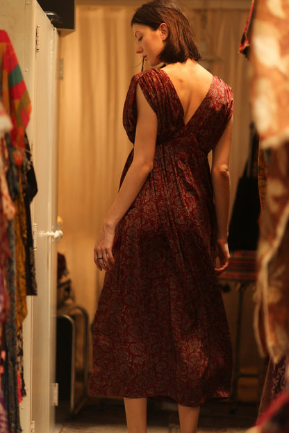 VICTORIA SILK DRESS FLORAL DECO BURGUNDY - MOMO STUDIO BERLIN - Berlin Concept Store - sustainable & ethical fashion