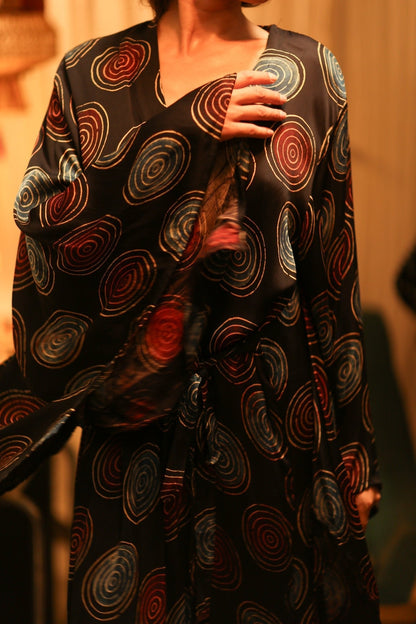 XL WING KIMONO PINA BLACK CIRCLE - MOMO STUDIO BERLIN - Berlin Concept Store - sustainable & ethical fashion
