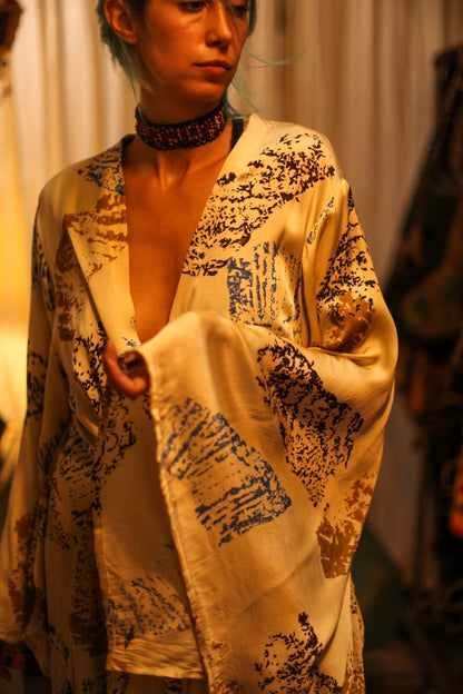 XXL SILK WING KIMONO ARTIST NIS - MOMO STUDIO BERLIN - Berlin Concept Store - sustainable & ethical fashion