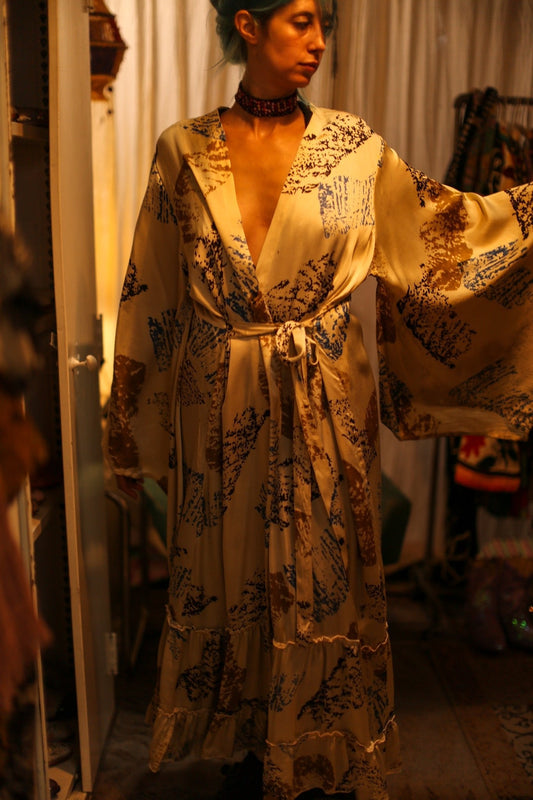 XXL SILK WING KIMONO ARTIST NIS - MOMO STUDIO BERLIN - Berlin Concept Store - sustainable & ethical fashion