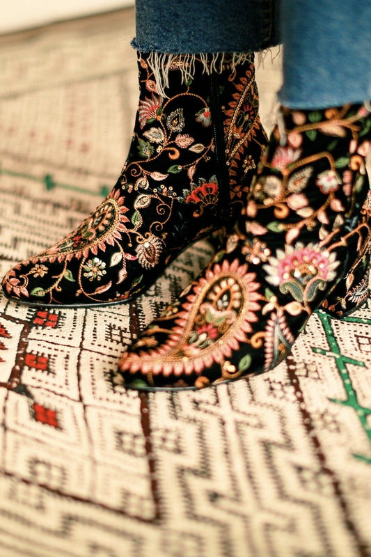 Embroidered Velvet Boots Lou