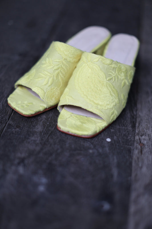 SUMMER MULES DOAN IN YELLOW EMBROIDERY MOMO NEW YORK